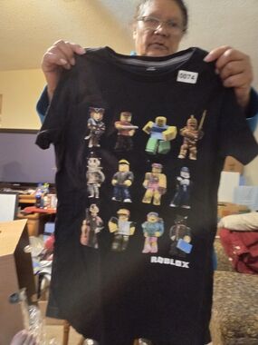 Old Navy Black Graphic Tee with Interior Logo